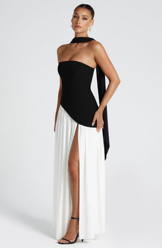 Women's Elegant Strapless Maxi Dress – Lightweight Flowing Silhouette for Weddings & Formal Events